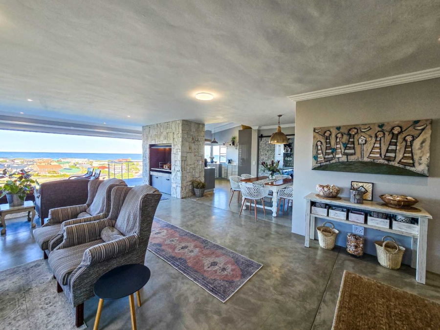 2 Bedroom Property for Sale in Stilbaai Oos Western Cape